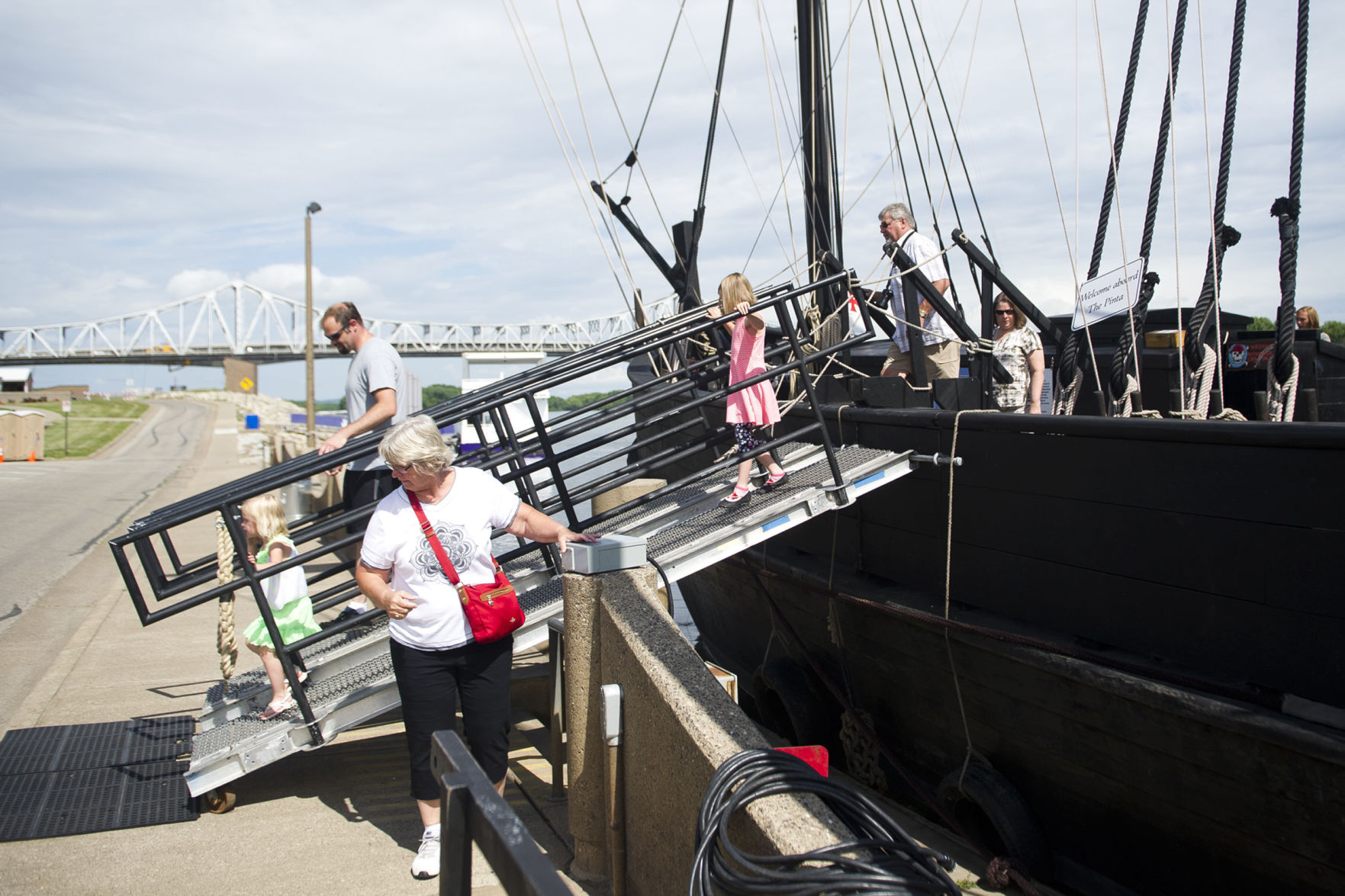 Nina and Pinta Tours 06